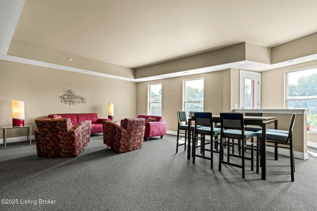 2411 Brownsboro Rd, 407, Louisville, KY 40206