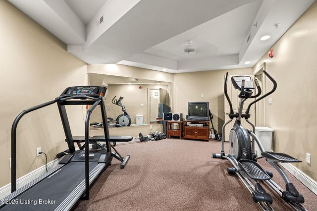 2411 Brownsboro Rd, 407, Louisville, KY 40206