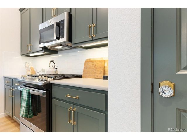 84 Mayflower Park Pl, Colorado Springs, CO 80905