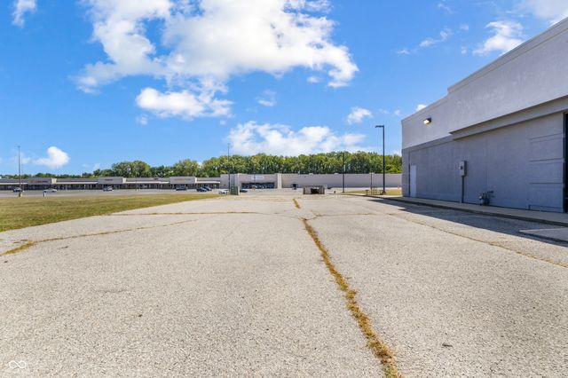 2102 N Park Road, Connersville, IN 47331