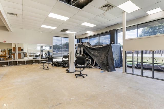 2102 N Park Road, Connersville, IN 47331