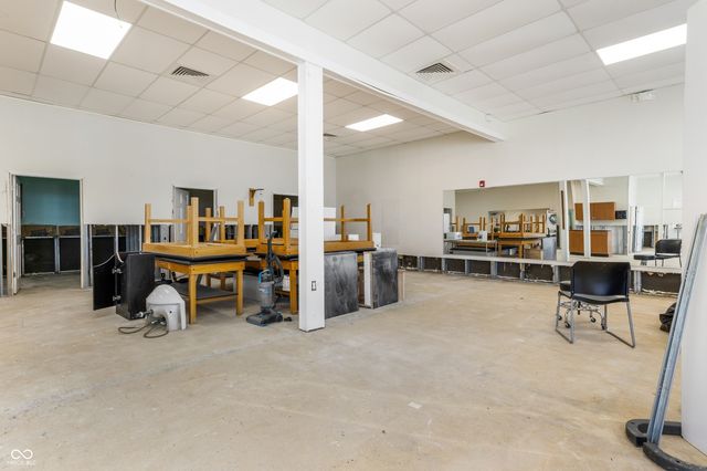 2102 N Park Road, Connersville, IN 47331