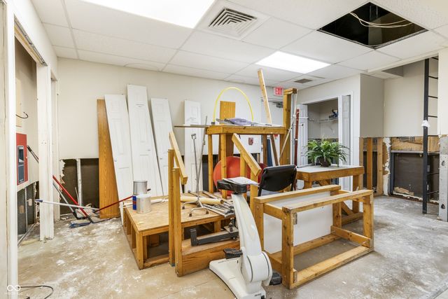 2102 N Park Road, Connersville, IN 47331