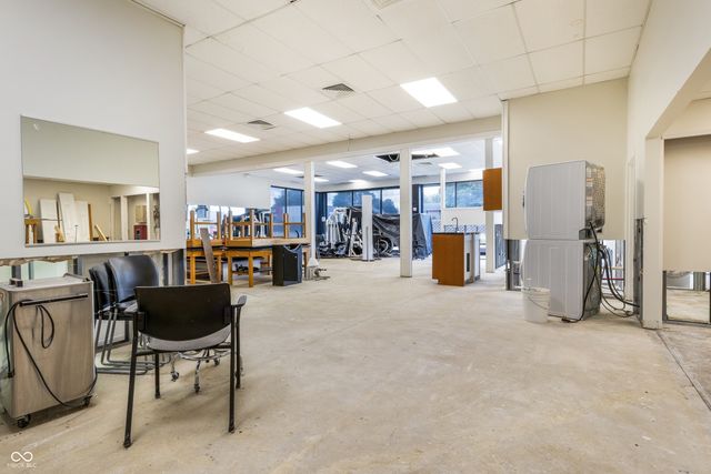 2102 N Park Road, Connersville, IN 47331