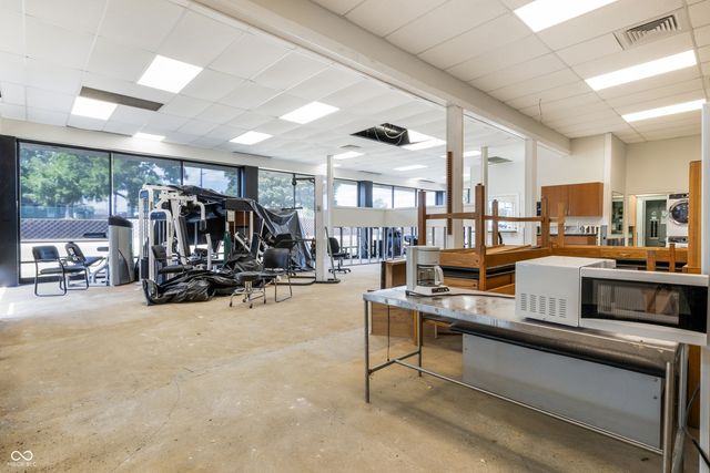 2102 N Park Road, Connersville, IN 47331