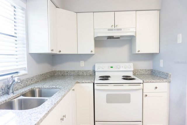 5712 N LINCOLN AVENUE A, Tampa, FL 33614