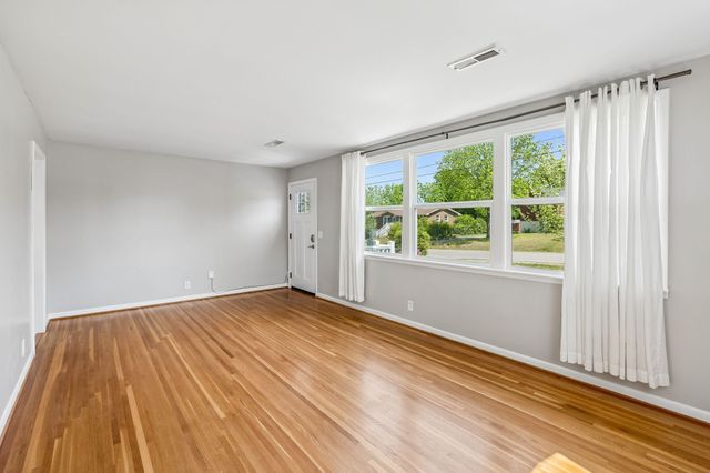 166 Jacksonian Dr, Hermitage, TN 37076