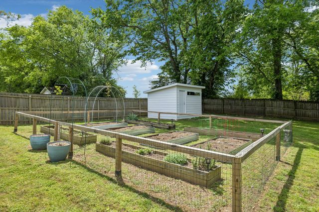 166 Jacksonian Dr, Hermitage, TN 37076
