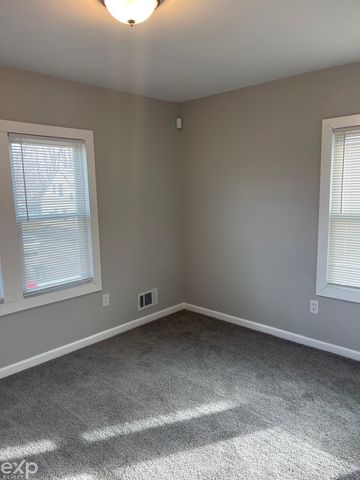 8443 Chalfonte Street, Detroit, MI 48238