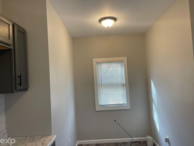 8443 Chalfonte Street, Detroit, MI 48238