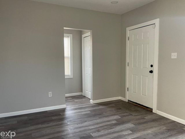 8443 Chalfonte Street, Detroit, MI 48238