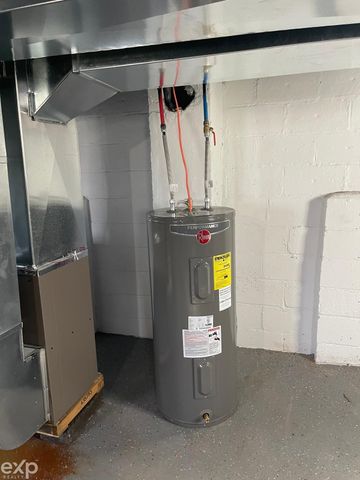 8443 Chalfonte Street, Detroit, MI 48238