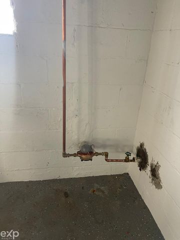 8443 Chalfonte Street, Detroit, MI 48238