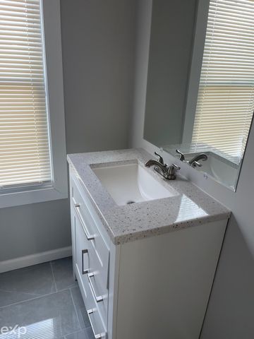 8443 Chalfonte Street, Detroit, MI 48238