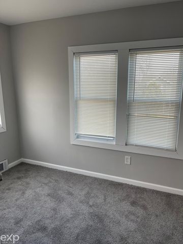 8443 Chalfonte Street, Detroit, MI 48238