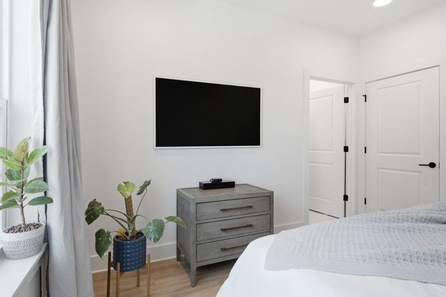 700 N DuPont Ave Apt 317, Madison, TN 37115