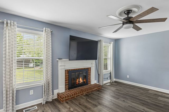 1110 McDonough Cir, Thompsons Station, TN 37179
