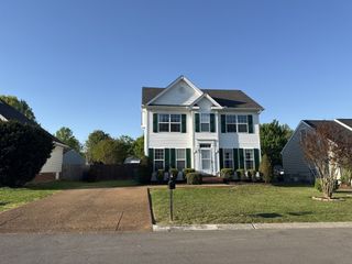 1110 McDonough Cir, Thompsons Station, TN 37179