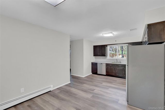 7 Canterbury Court, East Setauket, NY 11733