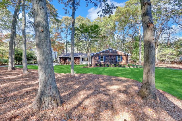 7 Canterbury Court, East Setauket, NY 11733