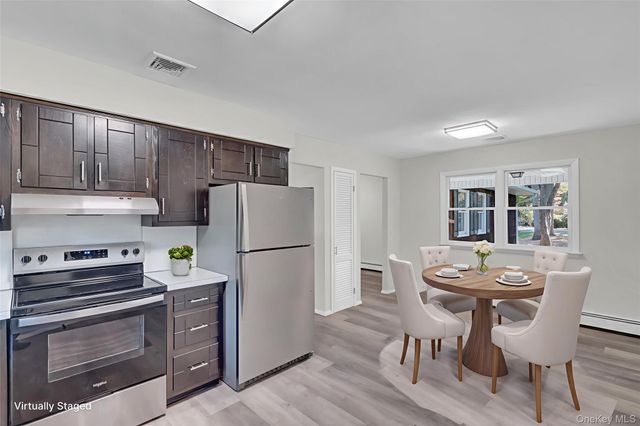 7 Canterbury Court, East Setauket, NY 11733