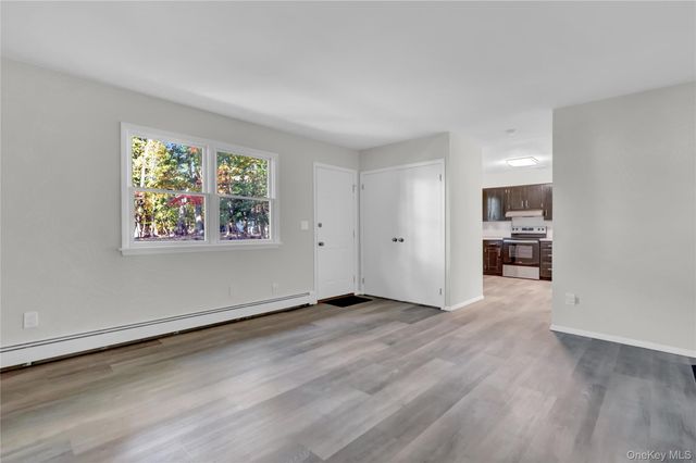 7 Canterbury Court, East Setauket, NY 11733