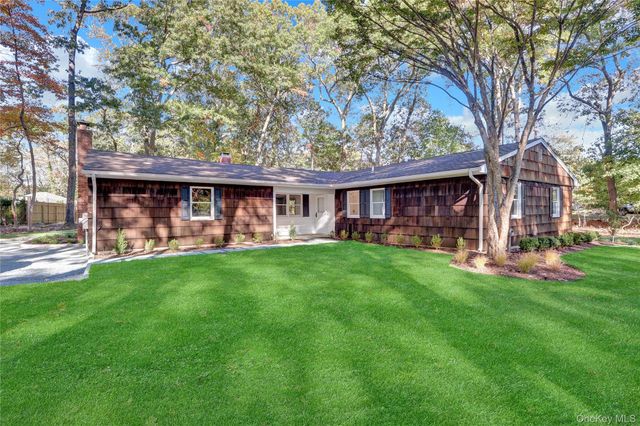 7 Canterbury Court, East Setauket, NY 11733