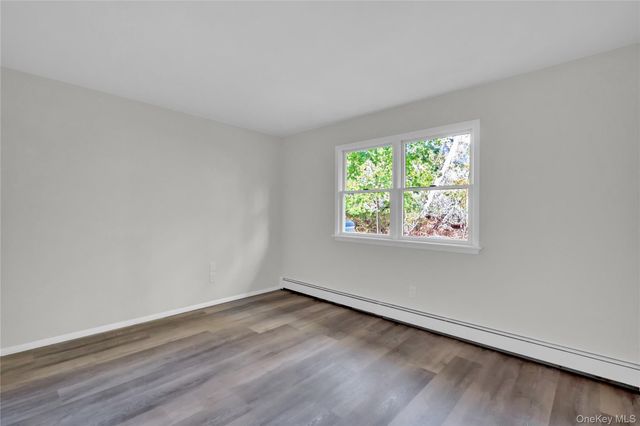 7 Canterbury Court, East Setauket, NY 11733