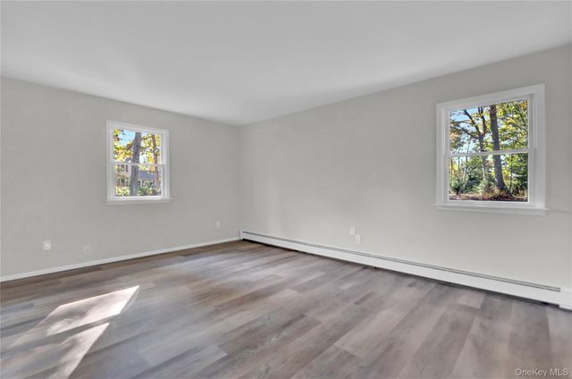 7 Canterbury Court, East Setauket, NY 11733