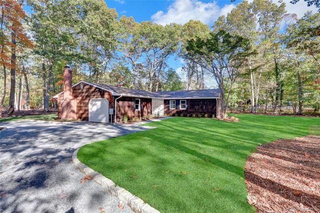 7 Canterbury Court, East Setauket, NY 11733