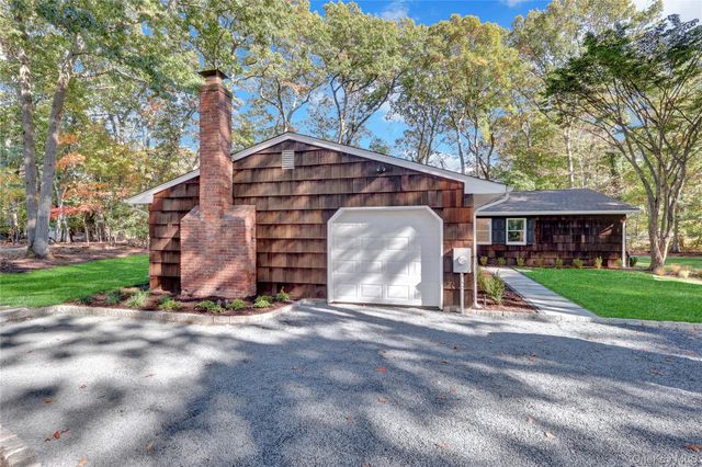 7 Canterbury Court, East Setauket, NY 11733