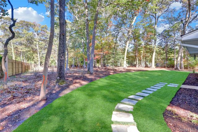 7 Canterbury Court, East Setauket, NY 11733