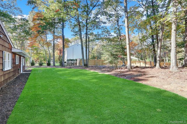 7 Canterbury Court, East Setauket, NY 11733