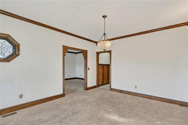 3804 Garland Avenue, Leavenworth, KS 66048