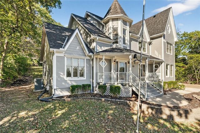 3804 Garland Avenue, Leavenworth, KS 66048