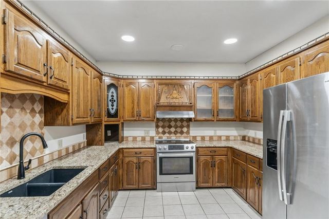 3804 Garland Avenue, Leavenworth, KS 66048