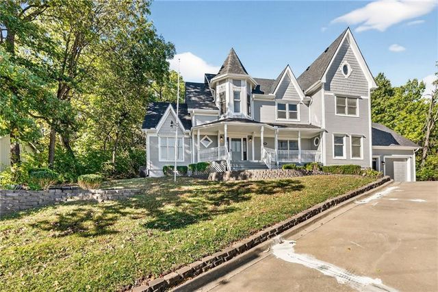 3804 Garland Avenue, Leavenworth, KS 66048