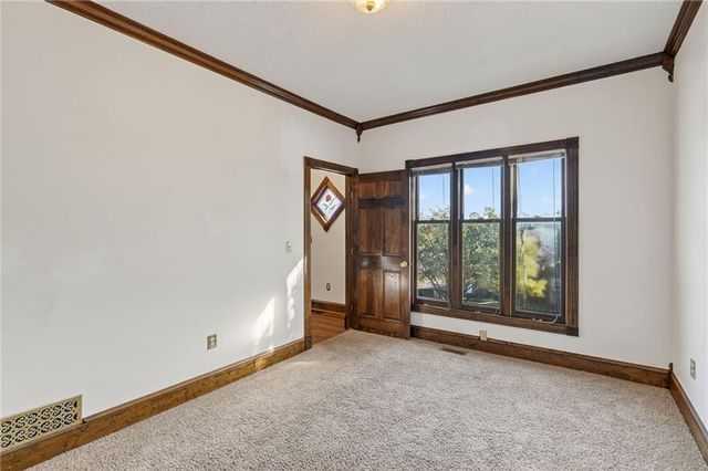 3804 Garland Avenue, Leavenworth, KS 66048