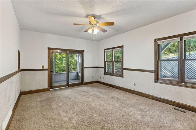 3804 Garland Avenue, Leavenworth, KS 66048