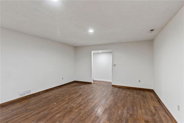 3804 Garland Avenue, Leavenworth, KS 66048