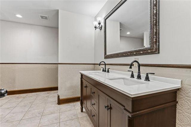 3804 Garland Avenue, Leavenworth, KS 66048