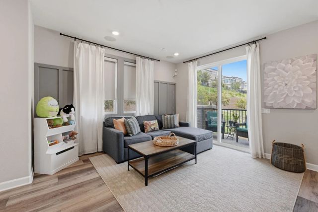 1232 Sunrise View 105, San Marcos, CA 92078