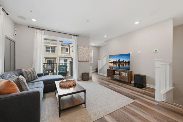 1232 Sunrise View 105, San Marcos, CA 92078