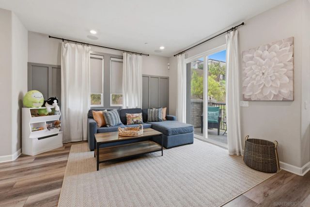 1232 Sunrise View 105, San Marcos, CA 92078