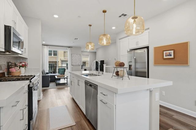 1232 Sunrise View 105, San Marcos, CA 92078