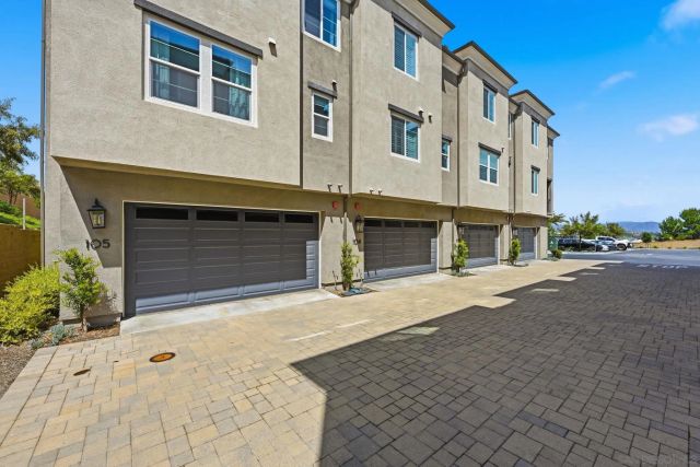 1232 Sunrise View 105, San Marcos, CA 92078