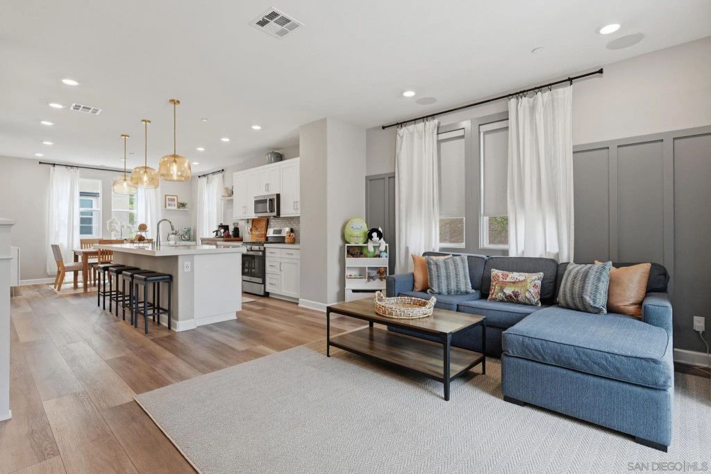 1232 Sunrise View 105, San Marcos, CA 92078