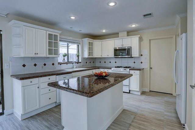 13819 Starhill Court, Houston, TX 77077