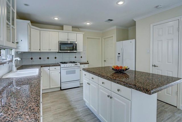 13819 Starhill Court, Houston, TX 77077