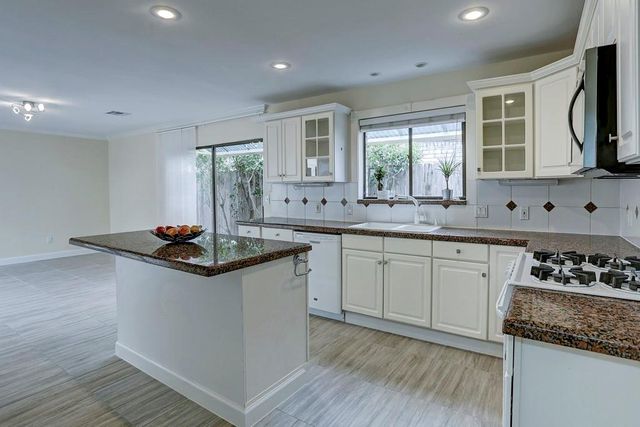 13819 Starhill Court, Houston, TX 77077